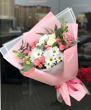 Букет цветов из: Розы, Лизиантусы и Хризантемы в Балашихе